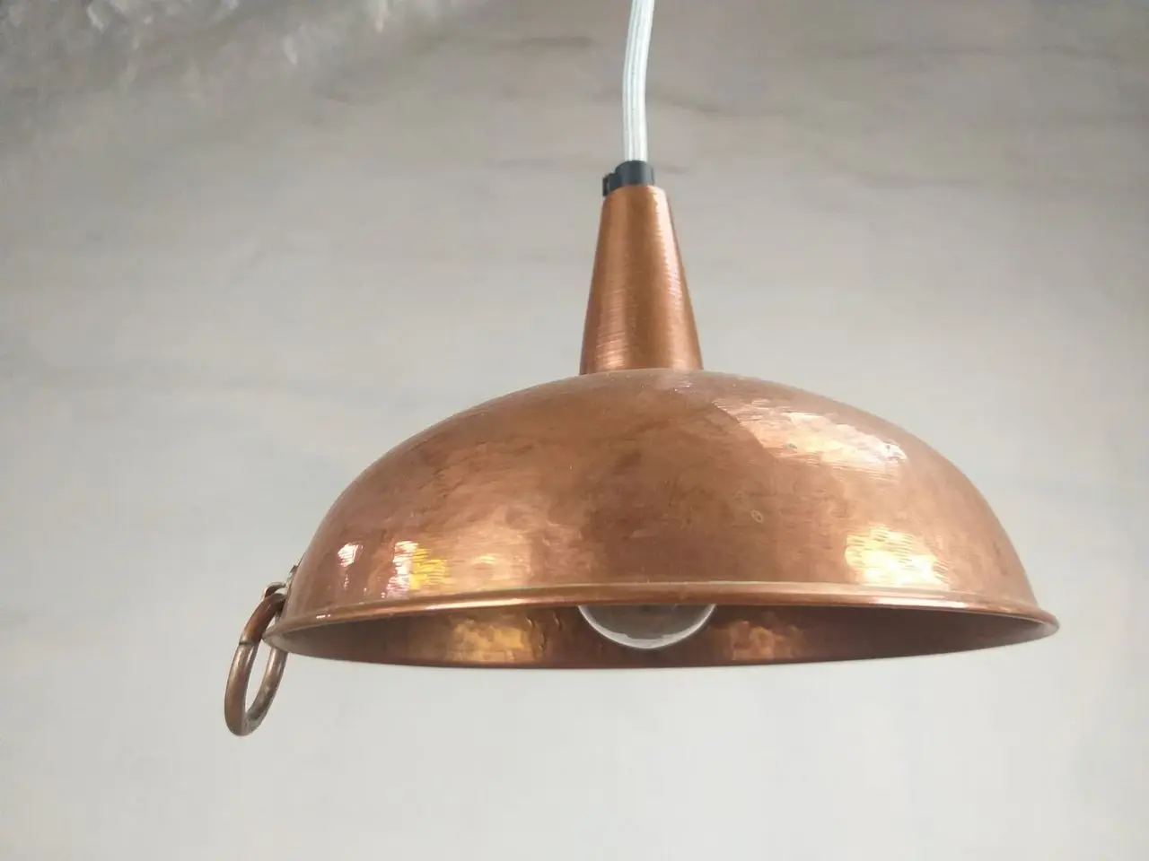 Billede 1 - Loftlampe udformet af en fin gammel kobber tragt
