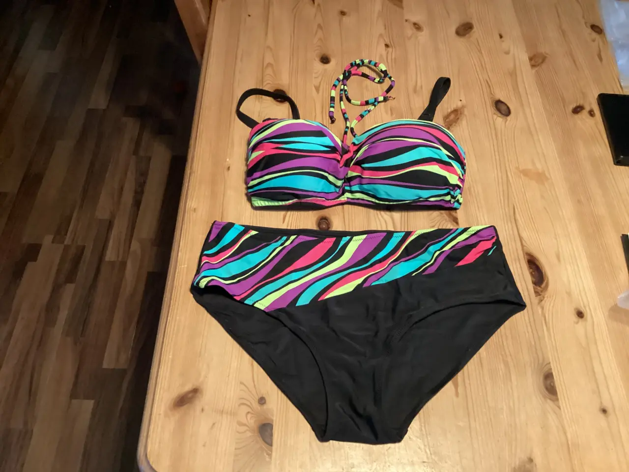 Billede 2 - 5 Stks Bikini. Forsk. Str.