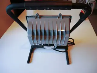 2 stk.1000w arbejdslamper + ekstra pærer