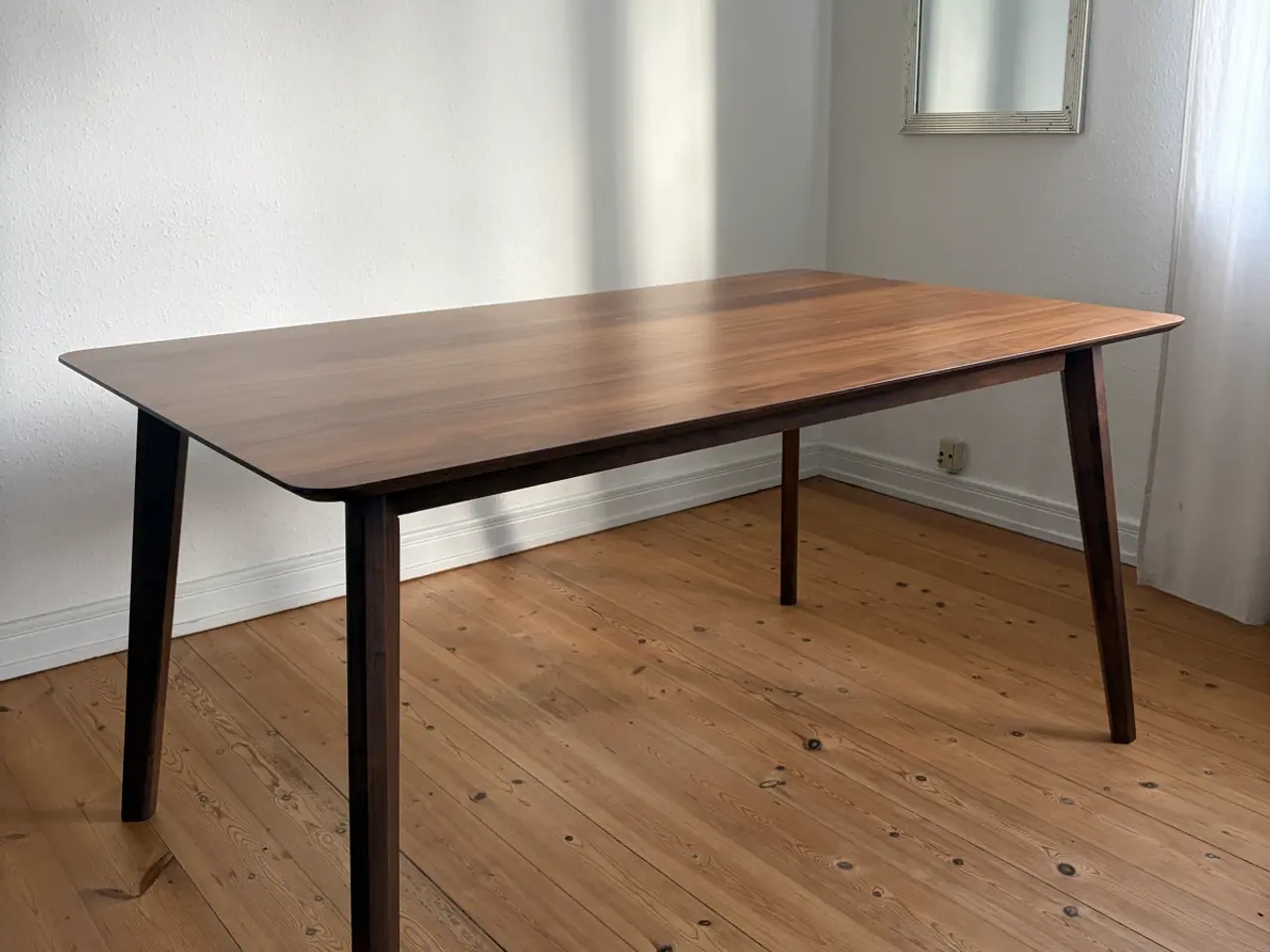 Billede 1 - Spisebord til salg 150x90 cm