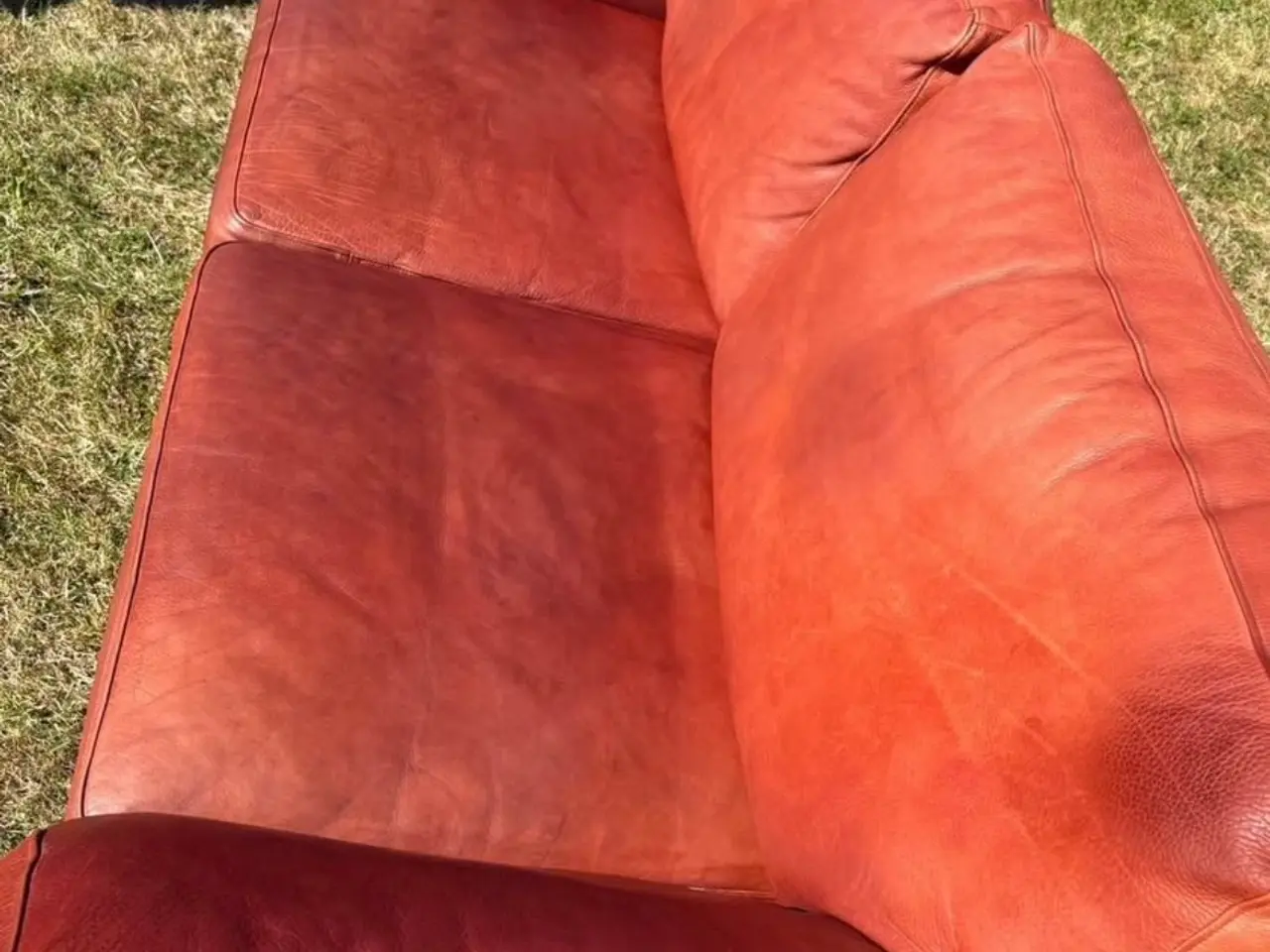 Billede 3 - Lækker lædersofa.