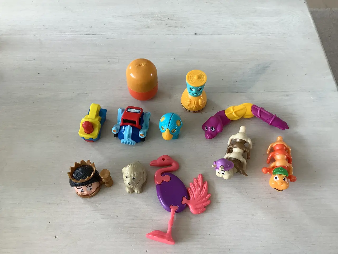 Billede 2 - Kinderæg figurer, biler orme.