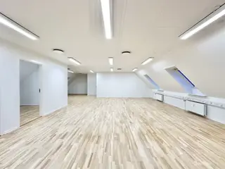 Lyst og effektivt kontorlejemål i Odense C – 201 m²
