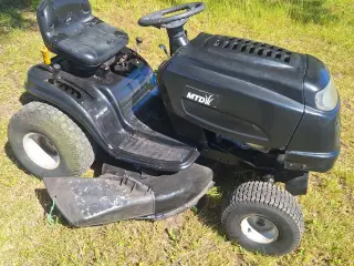 Mtd RS 22/107 havetraktor med 2 cylinder motor 