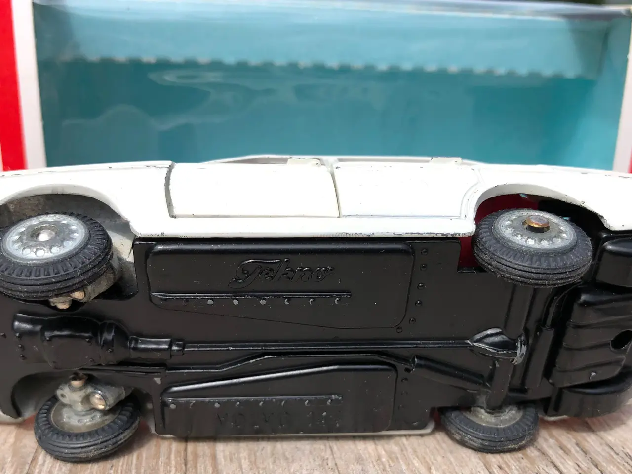 Billede 5 - TEKNO...VOLVO 144 med ORIGINALÆSKE