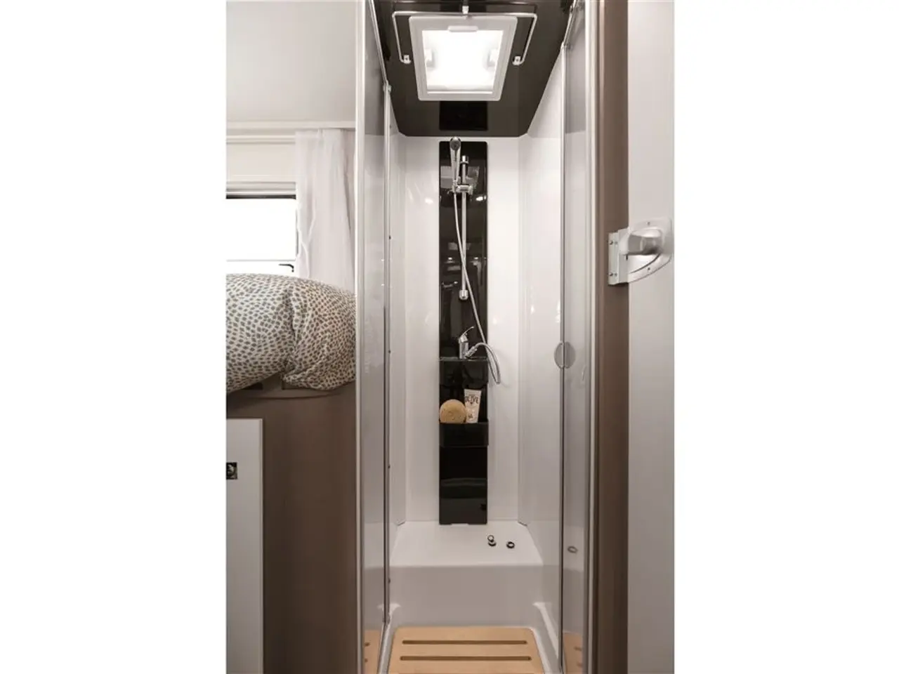 Billede 12 - 2025 - Etrusco T 7400 SB Aut Etrusco By Hymer – Italiensk Kvalitet og Komfort fra Hinshøj Caravan