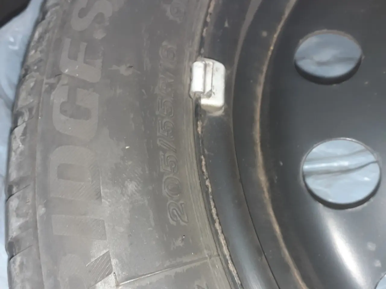 Billede 1 - 4 Bridgestone vinterdæk 205 / 55 - R16