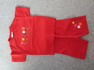 Sød bluse og shorts til pige str. 80