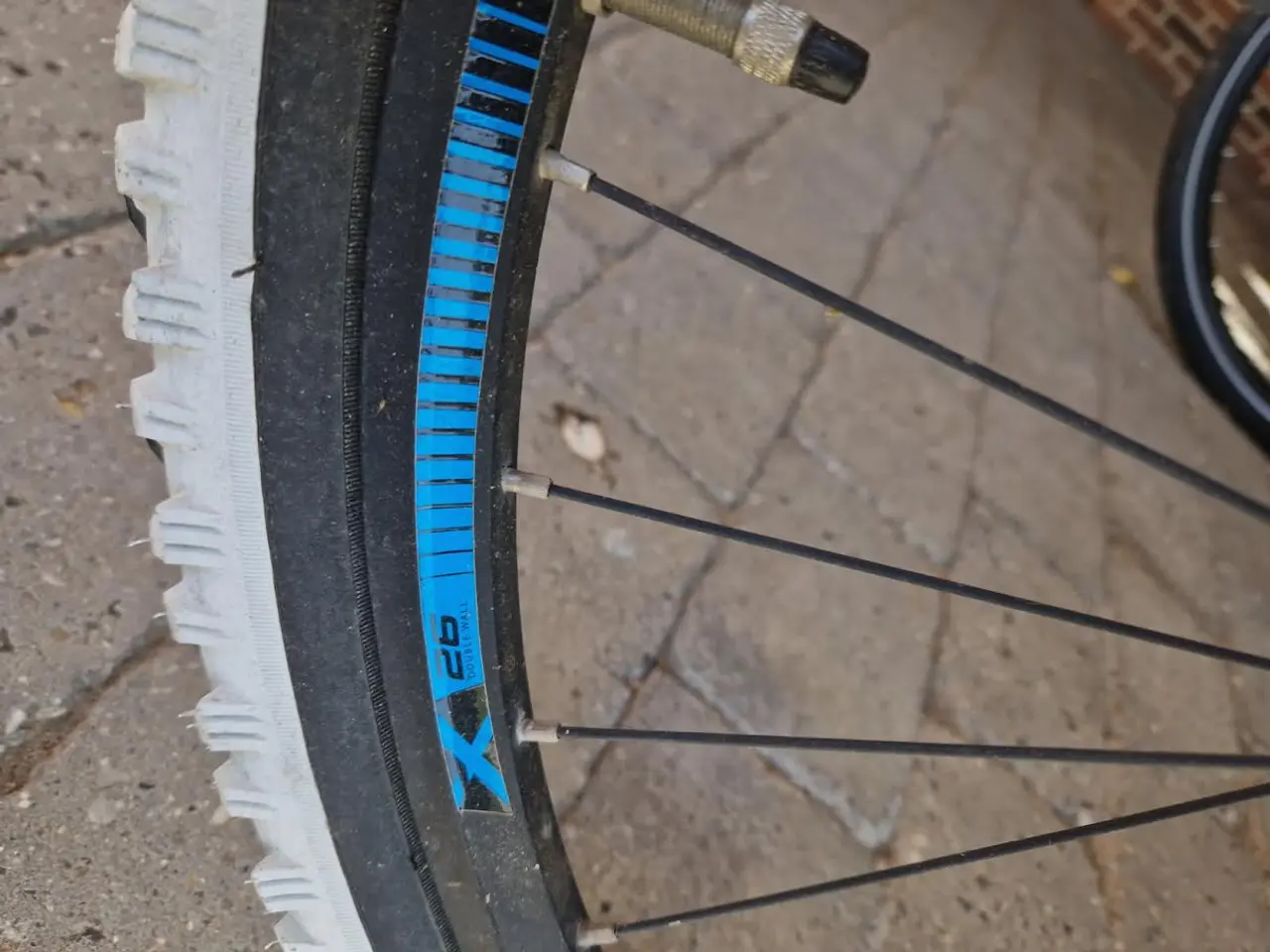 Billede 6 - Næste ny cykel. Ikke brugt mange gange.