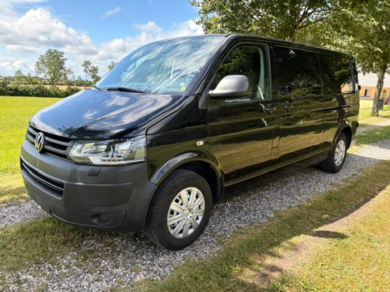 Billede 1 - VW Transporter 2,0 TDi 140 Kombi lang 6d Nysynet