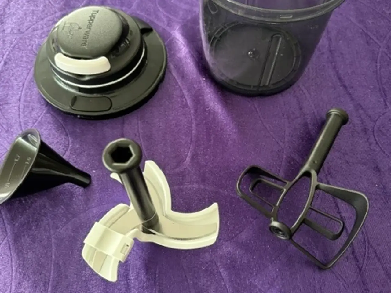 Billede 1 - Tupperware EXTRA CHEF Stor pisker og hakker