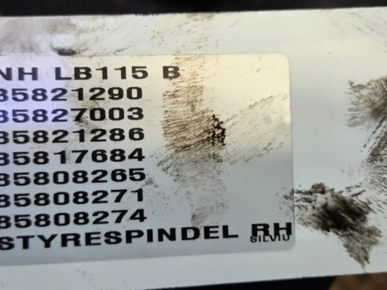 Billede 16 - New Holland LB115B Hjulnav R. 85821290