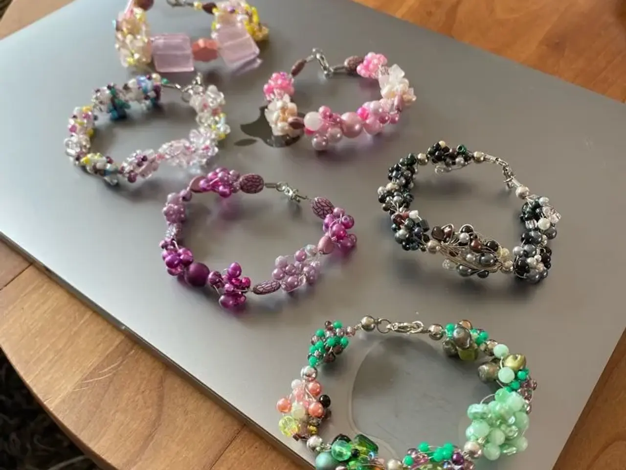 Billede 1 - Nye flotte armbånd