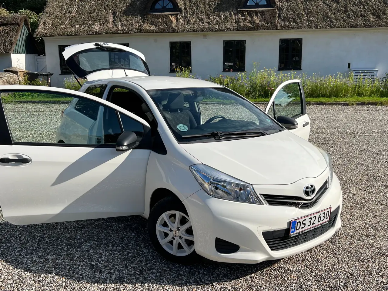 Billede 6 - Velholdt Toyota Yaris med lavt kilometer tal