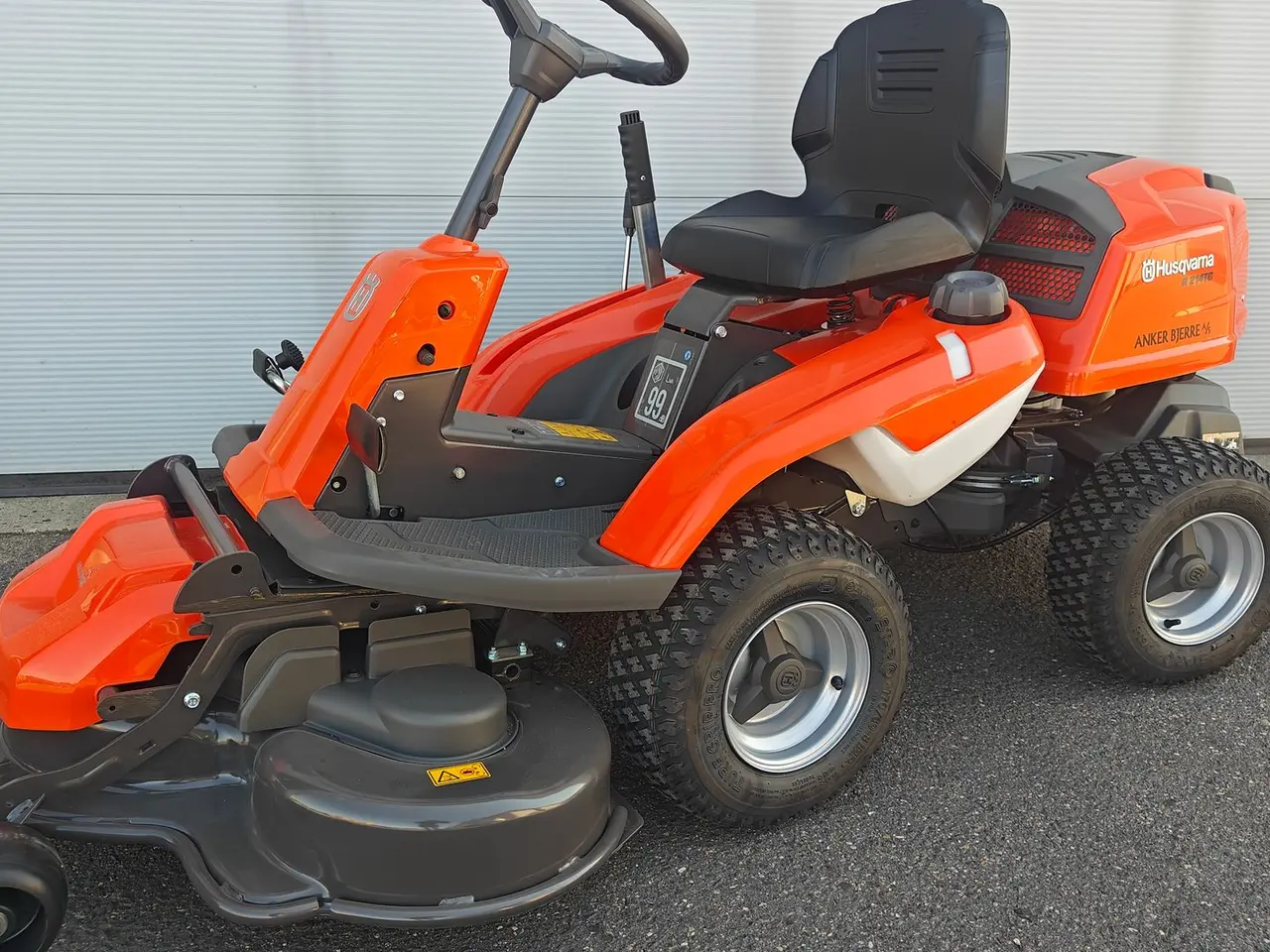 Billede 1 - Husqvarna R214TC. inkl. 103cm klipperdæk