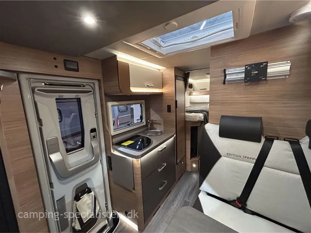Billede 7 - 2026 - Weinsberg Pepper Edition MEG 640 Mercedes Weinsberg CaraCompact 640 MEG Edition Pepper MB 2026 - Kan ses nu hos Camping-Specialisten.dk