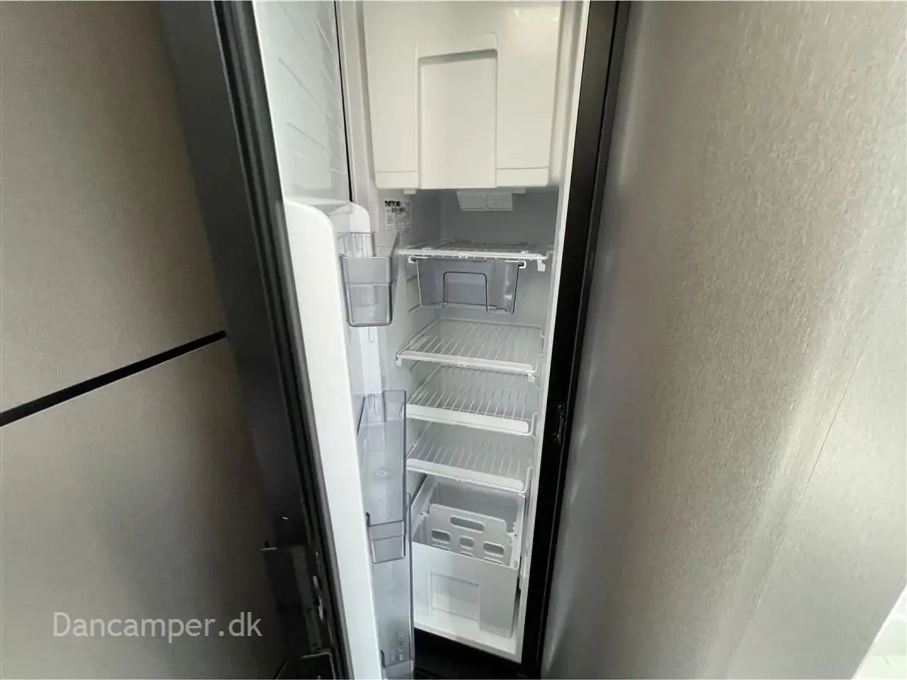 Billede 26 - 2024 - Chausson X650 Exclusive line   TILBUDSPRIS kr. 999.900,- SPAR kr. 50.000,- Camper med stor Lounge og siddegruppe, 9-trins automatgear, sænkeseng, stor garage, specialfælge, Connect- og X-tilbehørspakke ,
