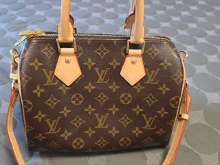 Monogram taske