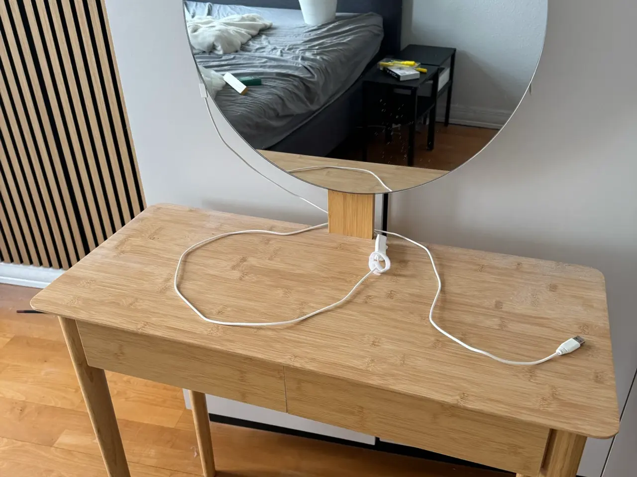 Billede 1 - Make up bord med LED lys