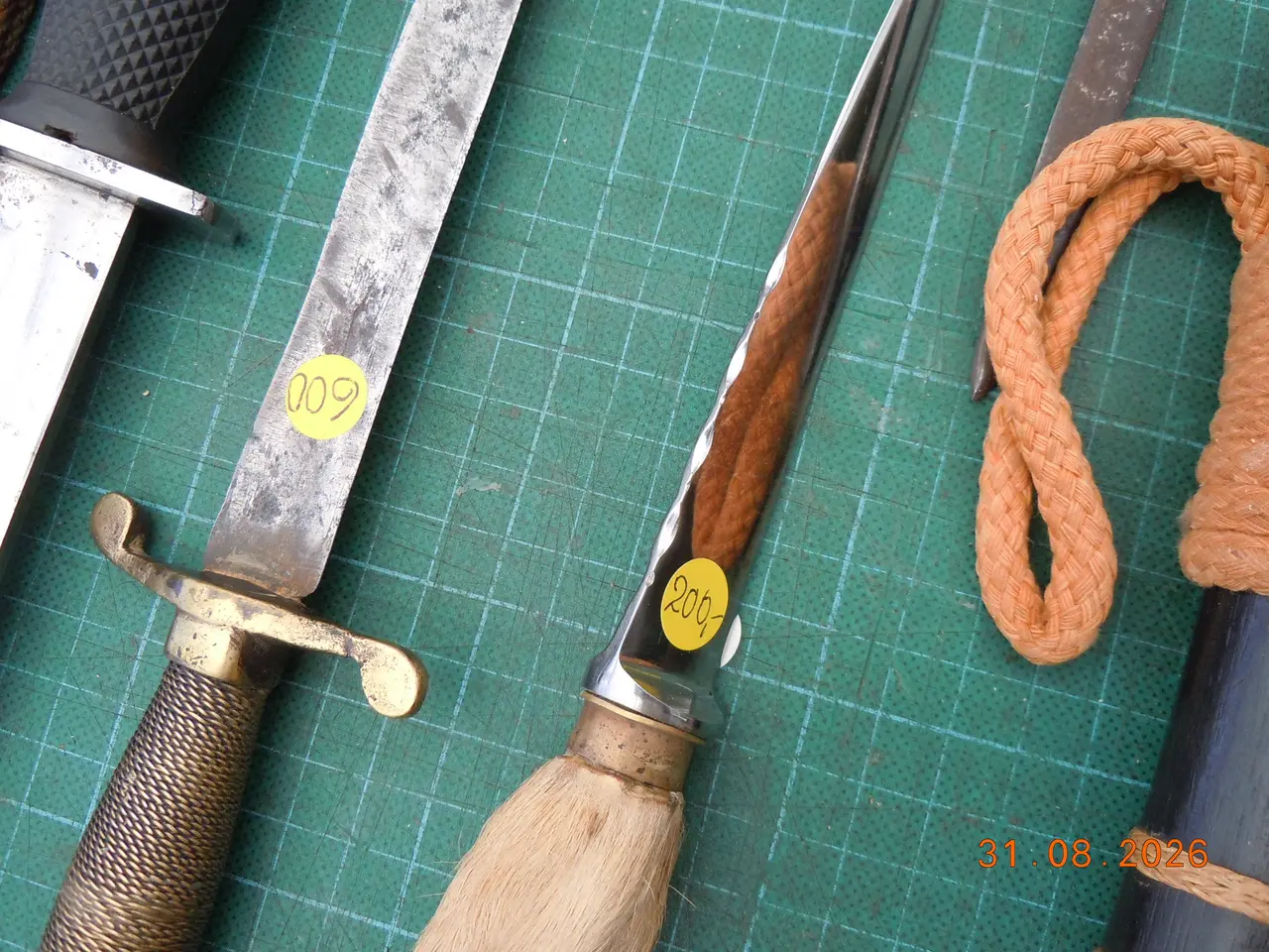 Billede 18 - Dolke, bajonetter og knive, forskellige typer.