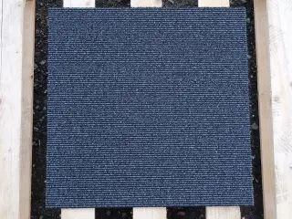 Tæppefliser Nye - Una striped grey - 12 m2