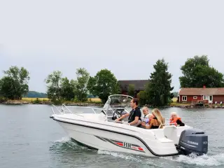 HR 532 CC med 100 hk Yamaha