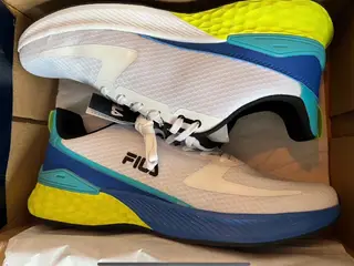 Fila sko i str 44 sælges.