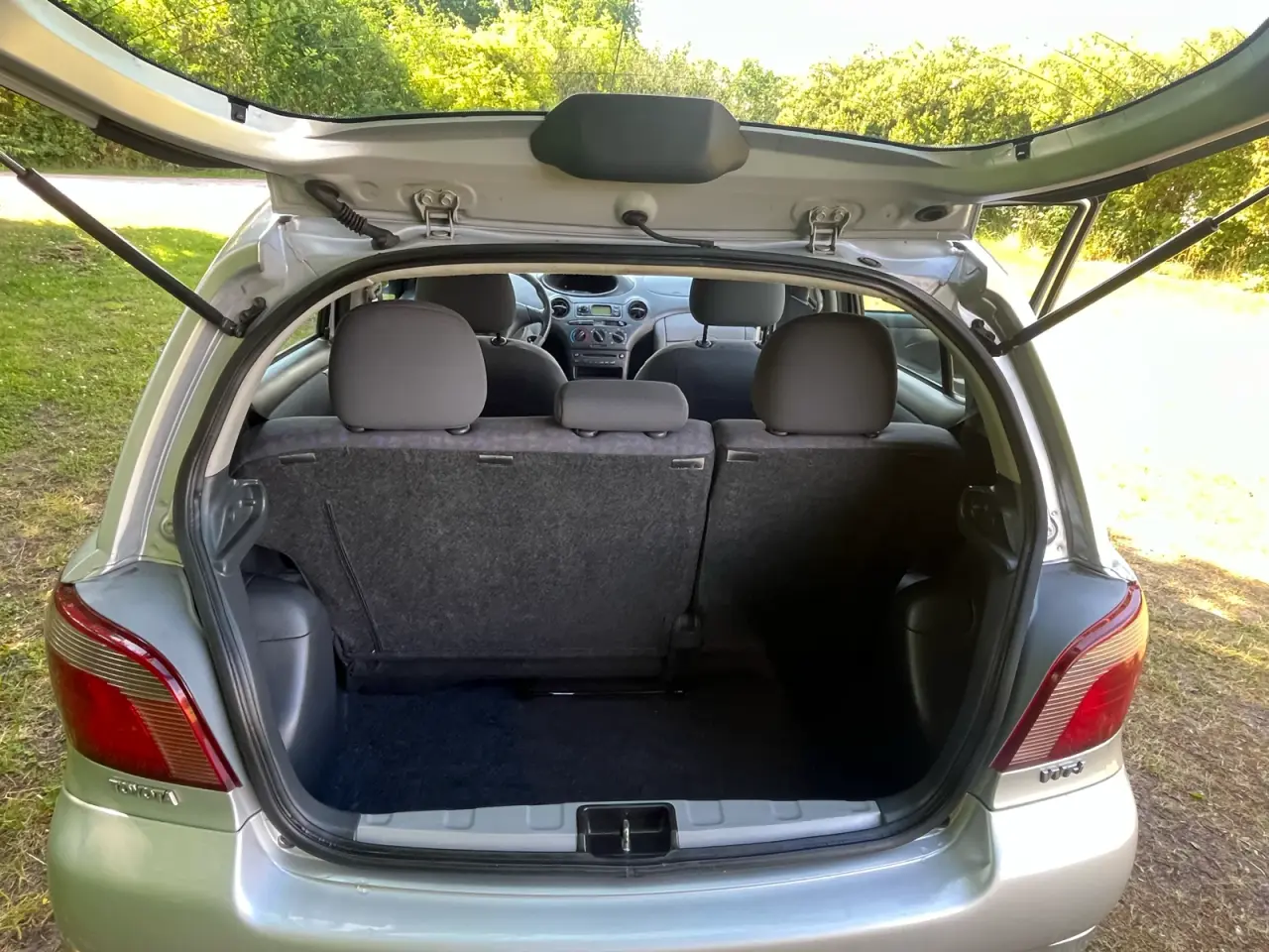 Billede 11 - Toyota Yaris 1,3 årgang 2002benzin kM 129.900