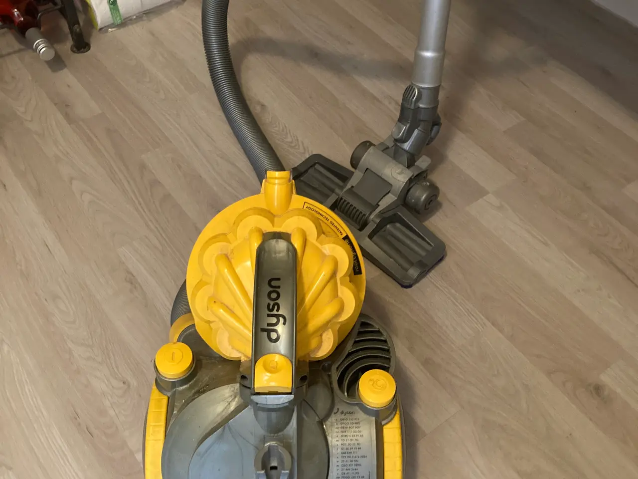 Billede 3 - Posefri støvsuger fra Dyson