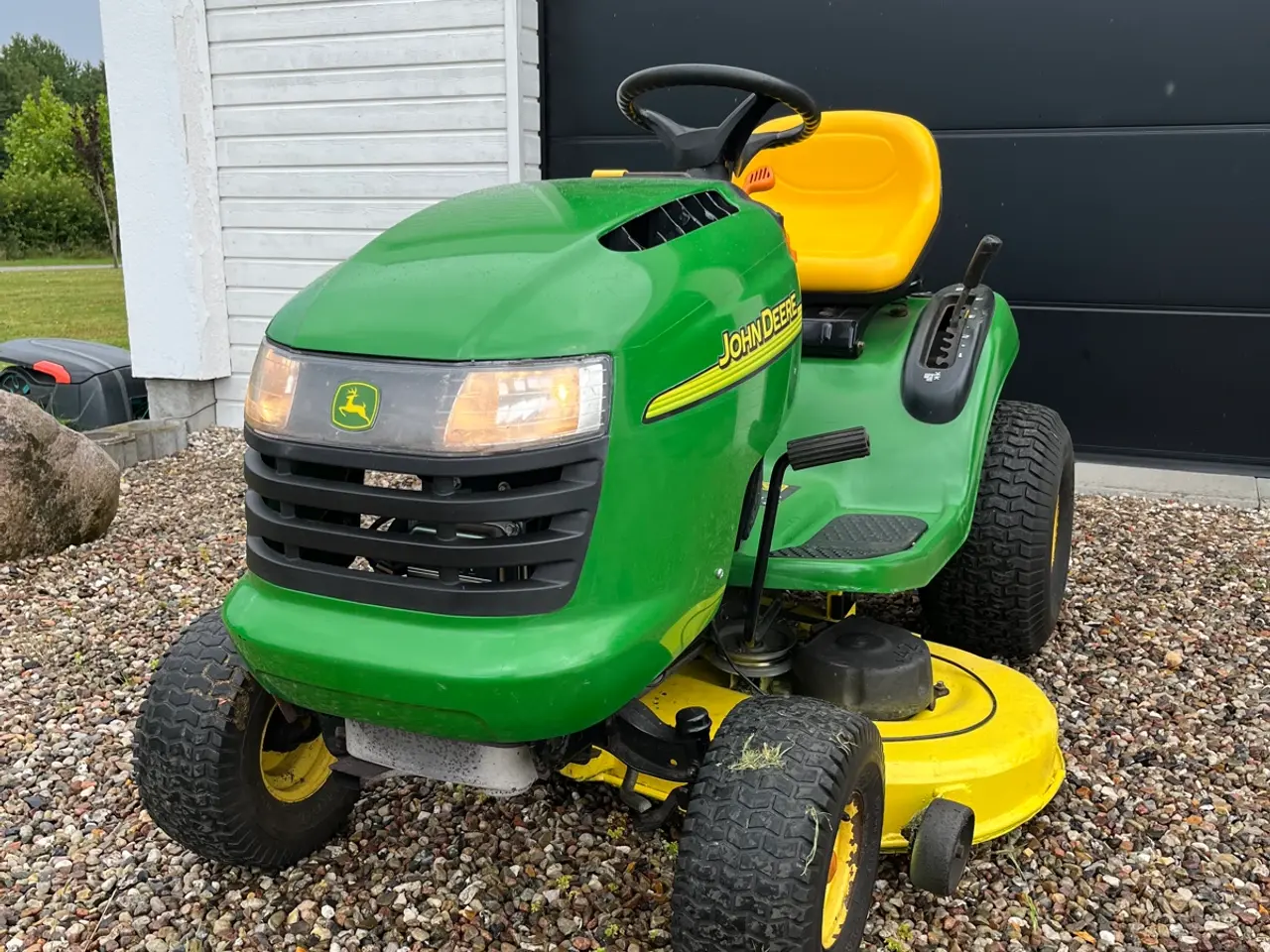 Billede 1 - John Deere X107 med ny motor