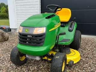 John Deere X107 med ny motor
