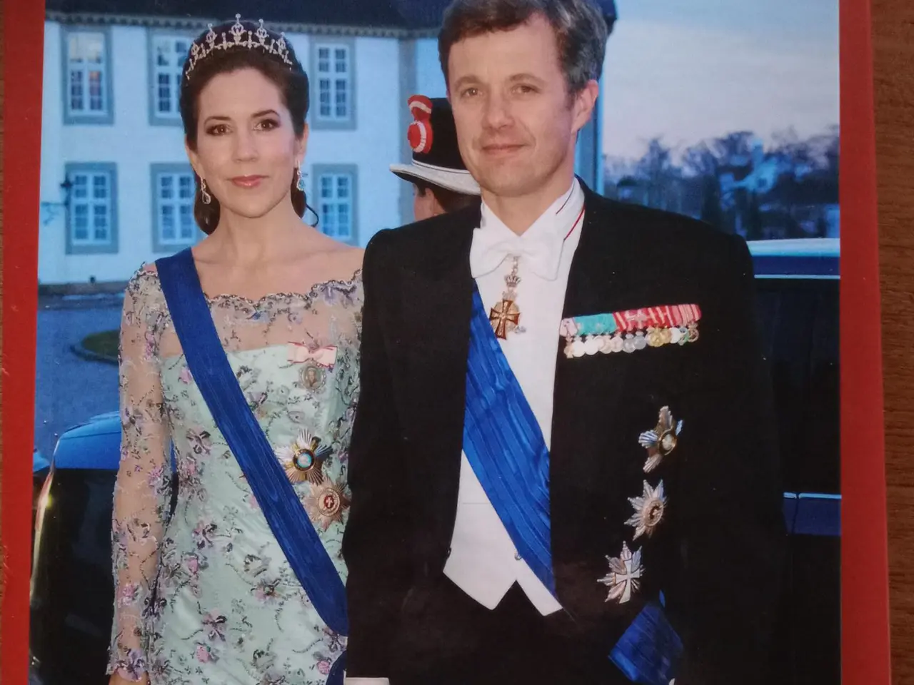 Billede 17 - 17 flotte bøger fra kongehuset