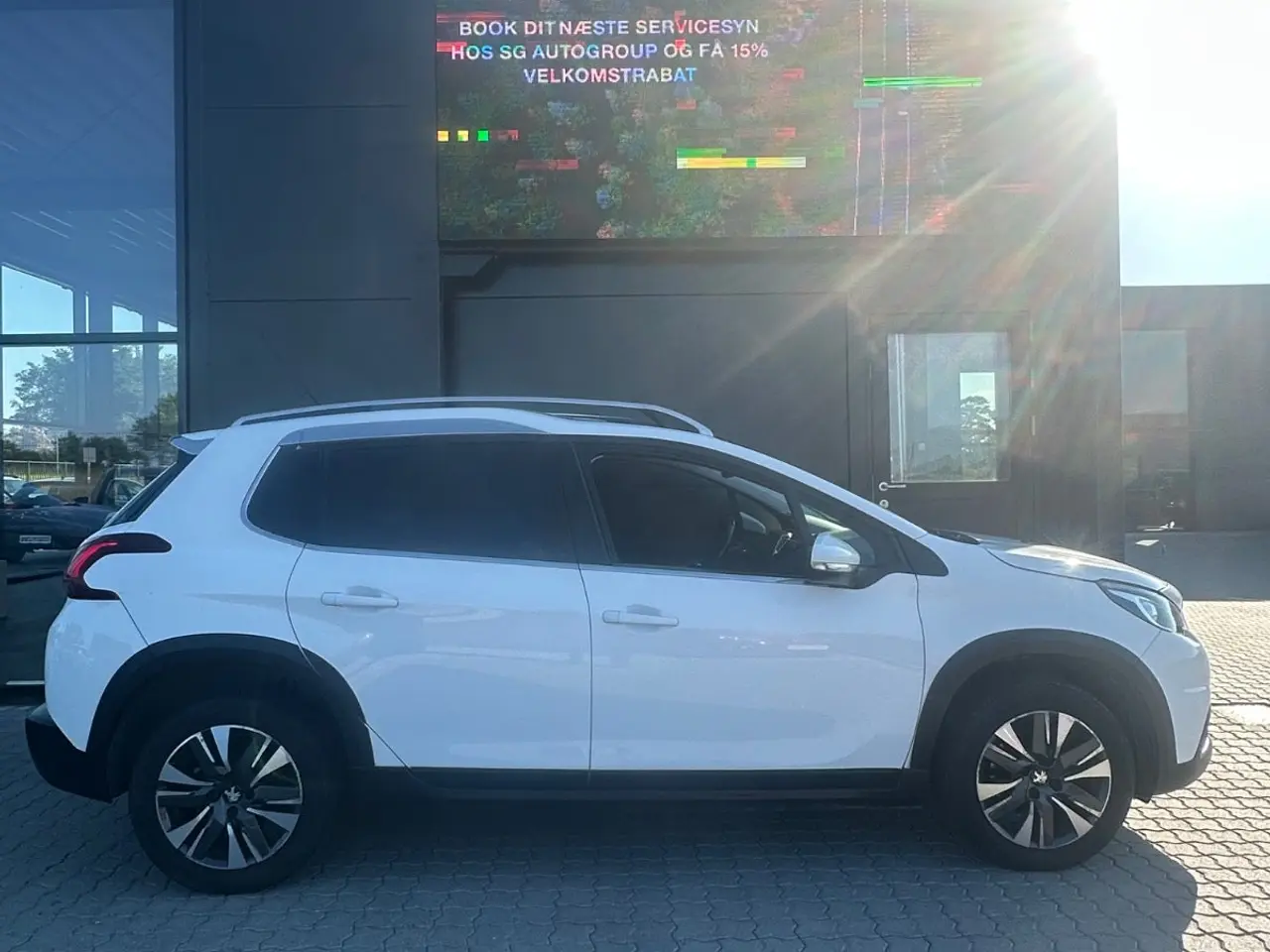 Billede 2 - Peugeot 2008 1,2 e-THP 110 Allure Sky