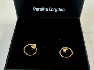 Pernille Corydon, forgyldte øreringe