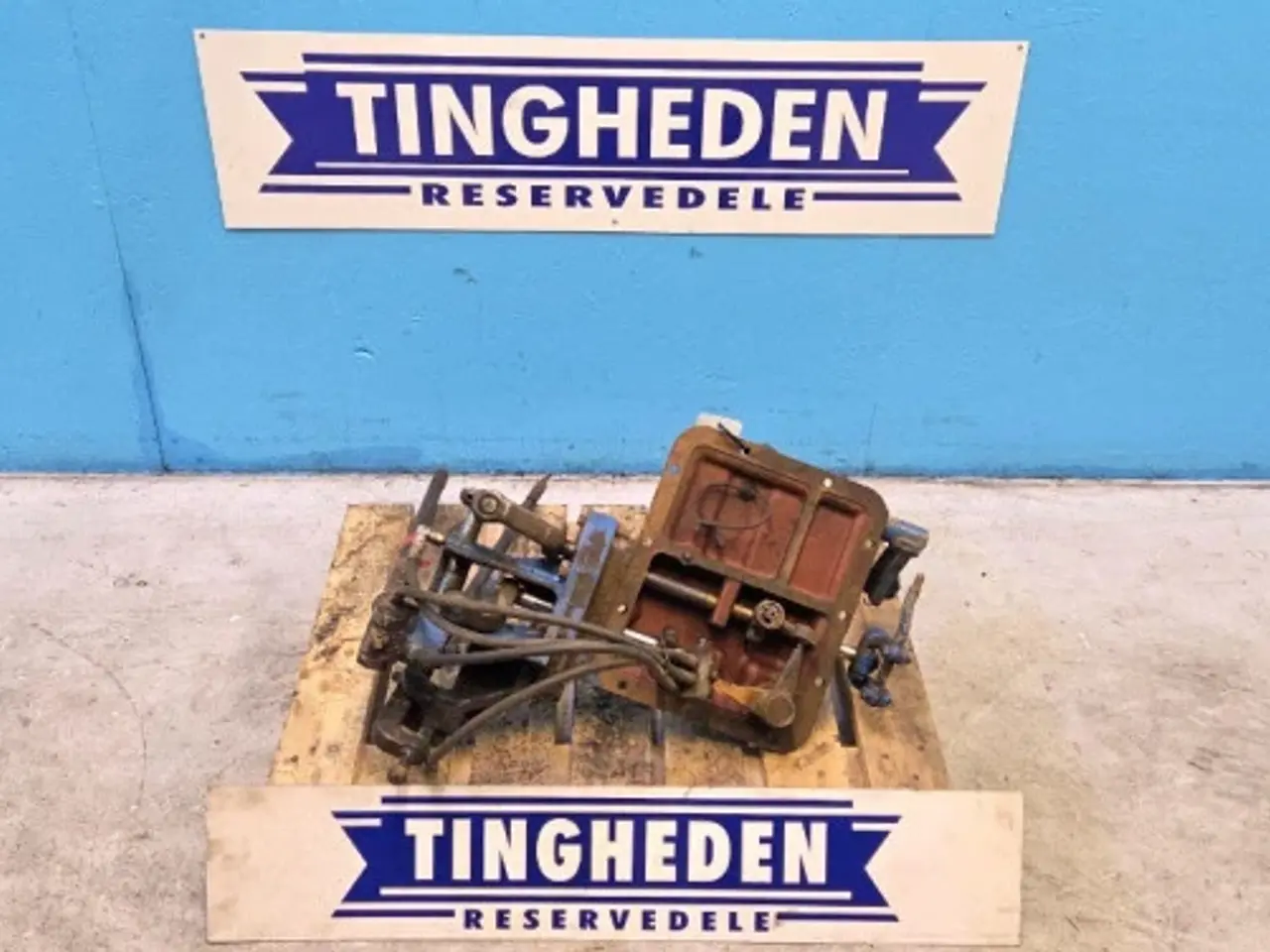 Billede 1 - Ford 8210 Dæksel E4NN7488AA