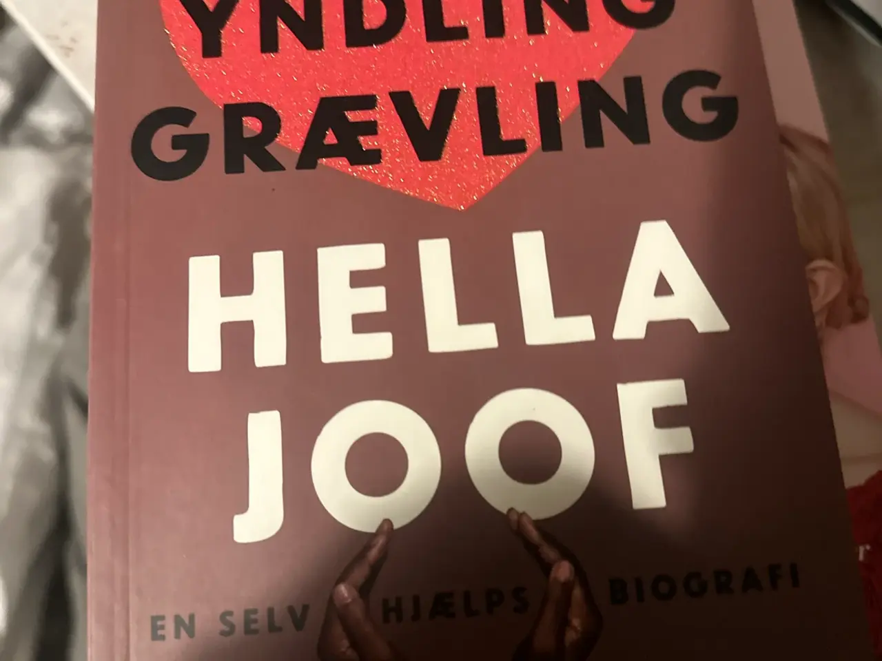 Billede 1 - God bog hun er sjov