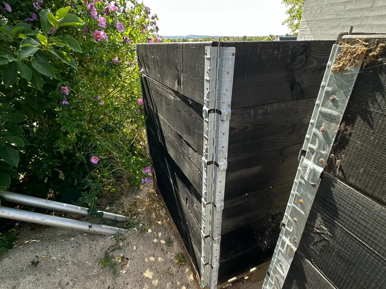Billede 4 - Højbedsramme sortbejdset pã EU-paller