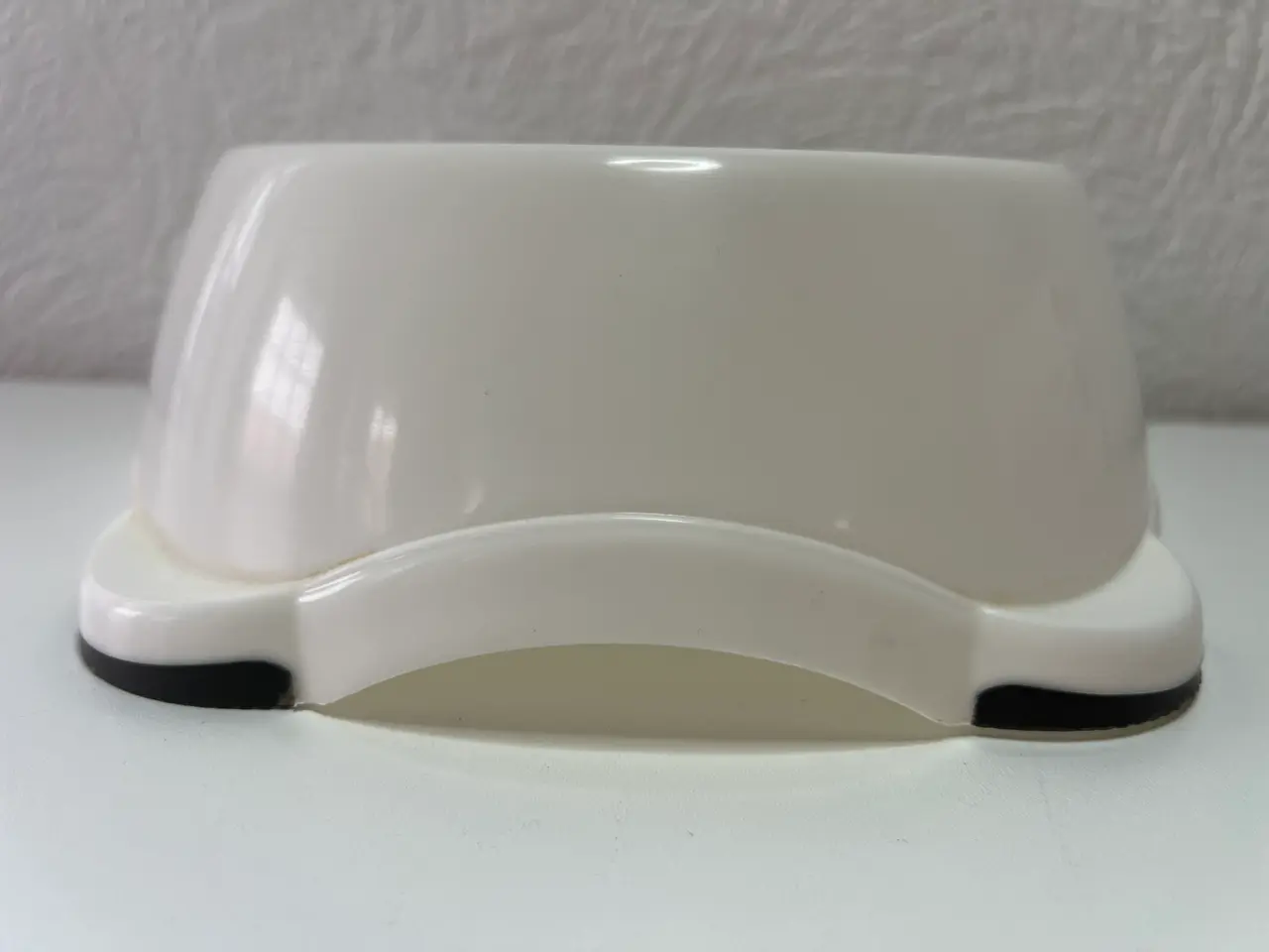 Billede 2 - Hvid Hundeskål m/Gummifødder. 18 Cm. Diameter.