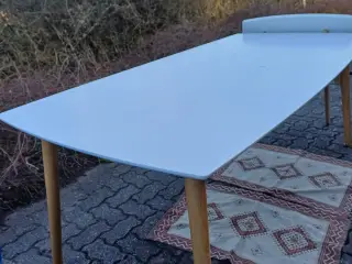 Spisebord rektangulært hvid bordplade træben