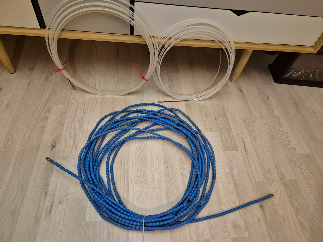 Billede 1 - Søgefjedre 3 stk, Sælges samlet 10 meter, 16 meter