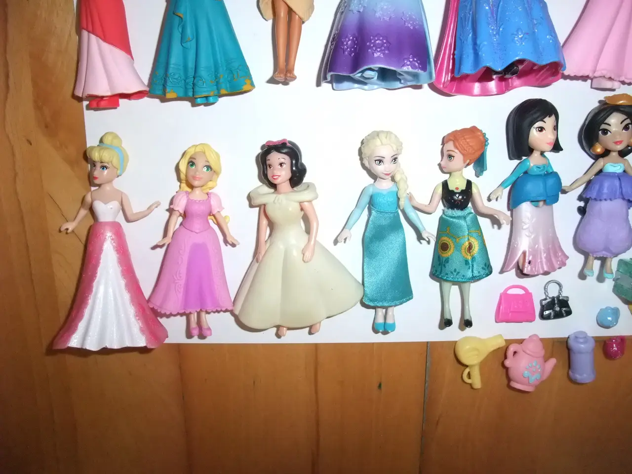 Billede 3 - Prinsesse Påklædnings Figurer/Dukker