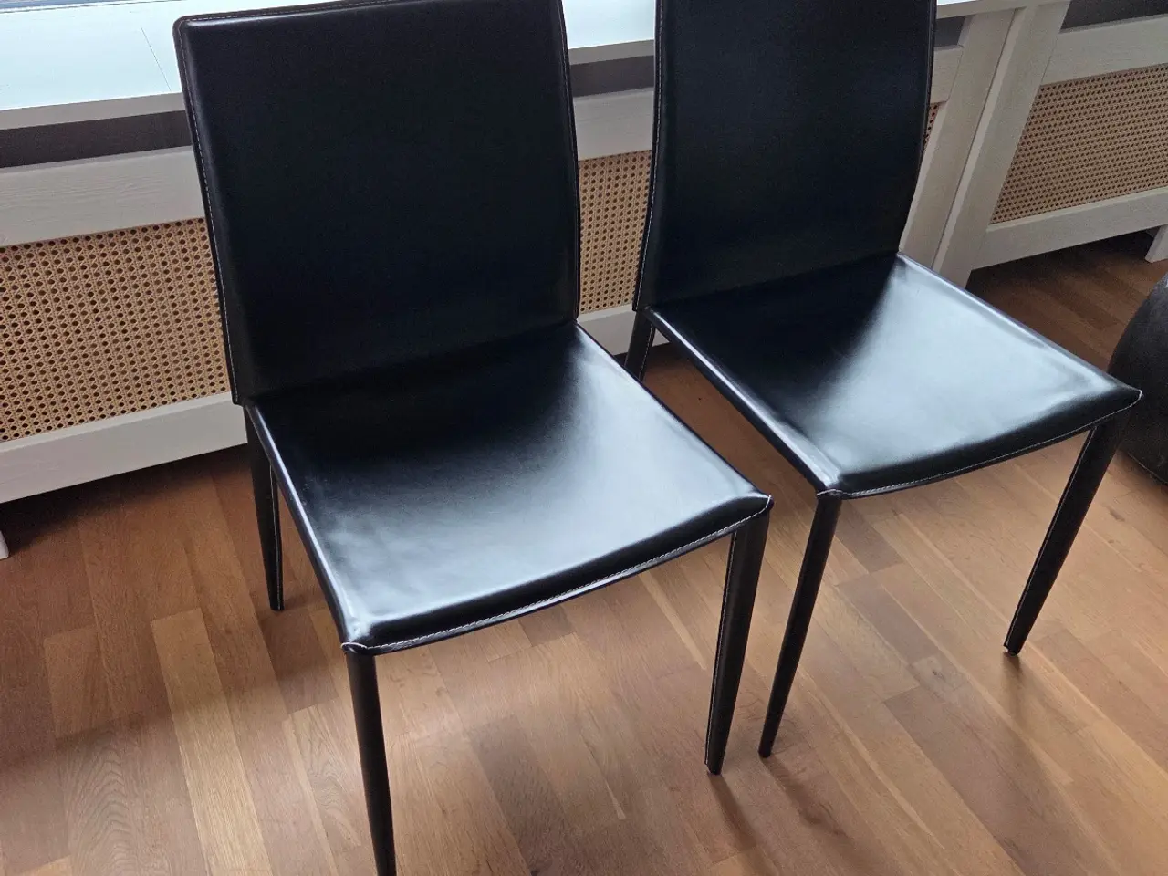 Billede 3 - 6 stk. spisebordsstole i mørkt læder