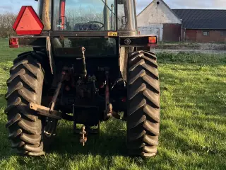 Case ih 844 xl. Med frontlæsser