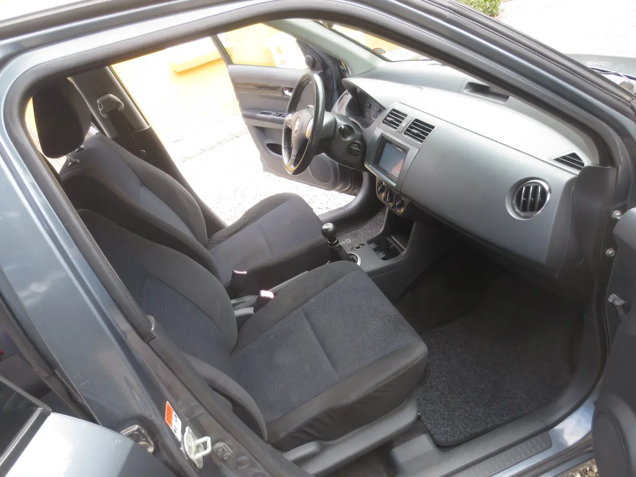 Billede 13 - Suzuki Swift 1.3 i År 07. Nysynet. 
