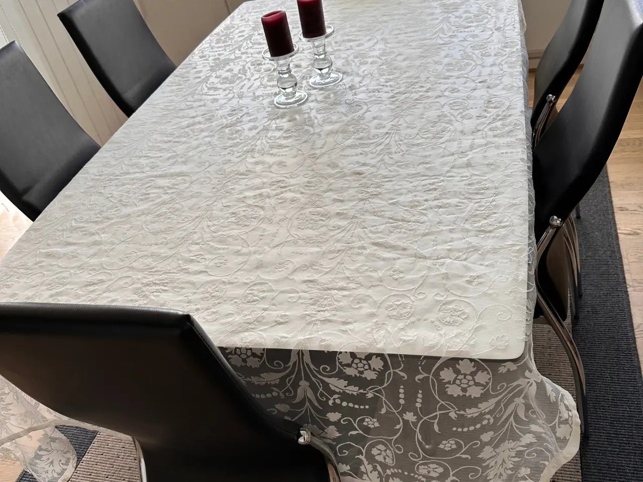 Billede 3 - Spisebord med 6 stole 