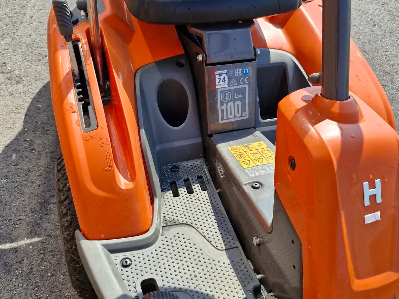 Billede 8 - Husqvarna R216AWD m. 94cm Combi Klippedæk