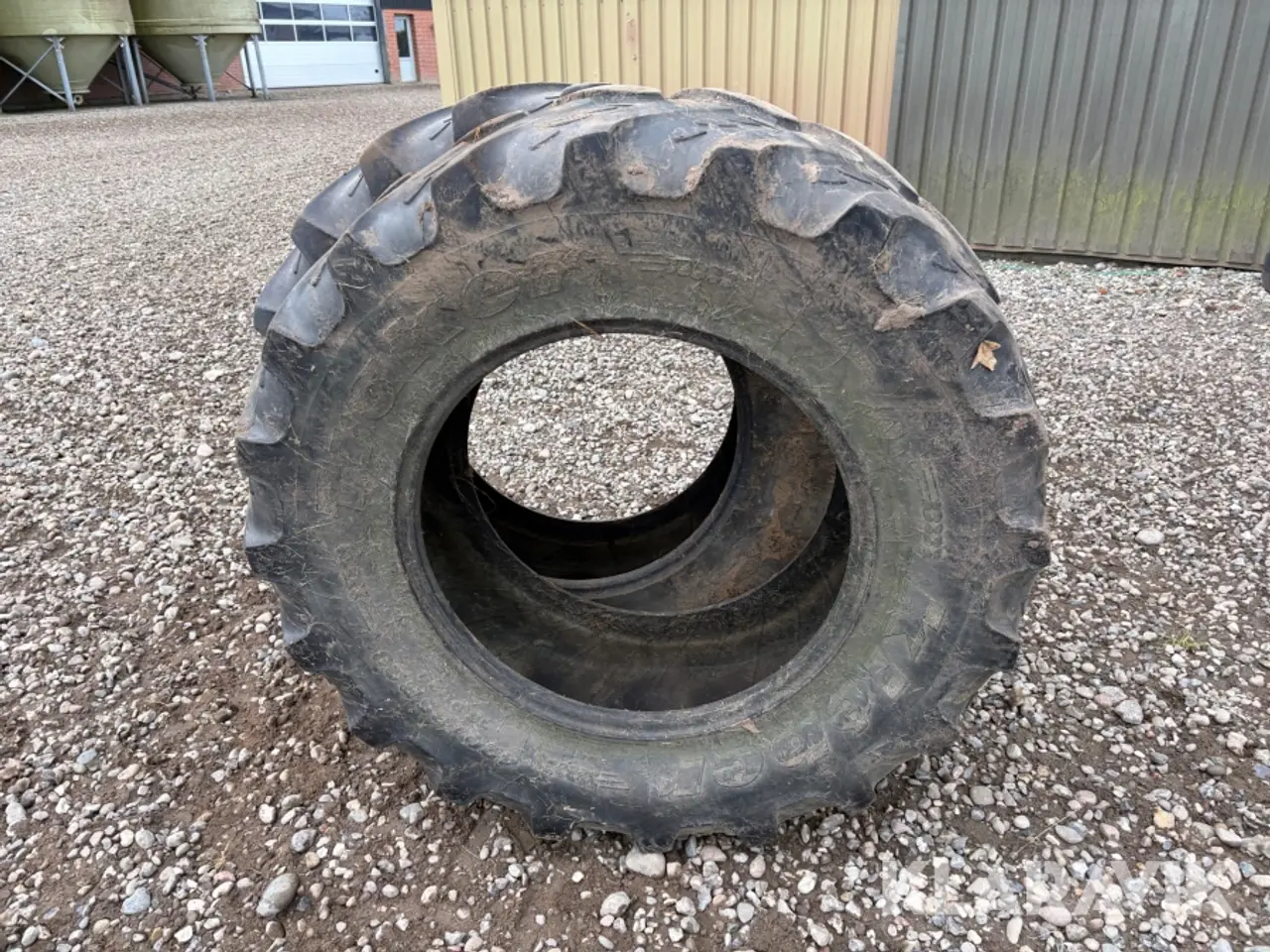 Billede 2 - Traktordæk Kleber 420/85 R28, 2 Styk