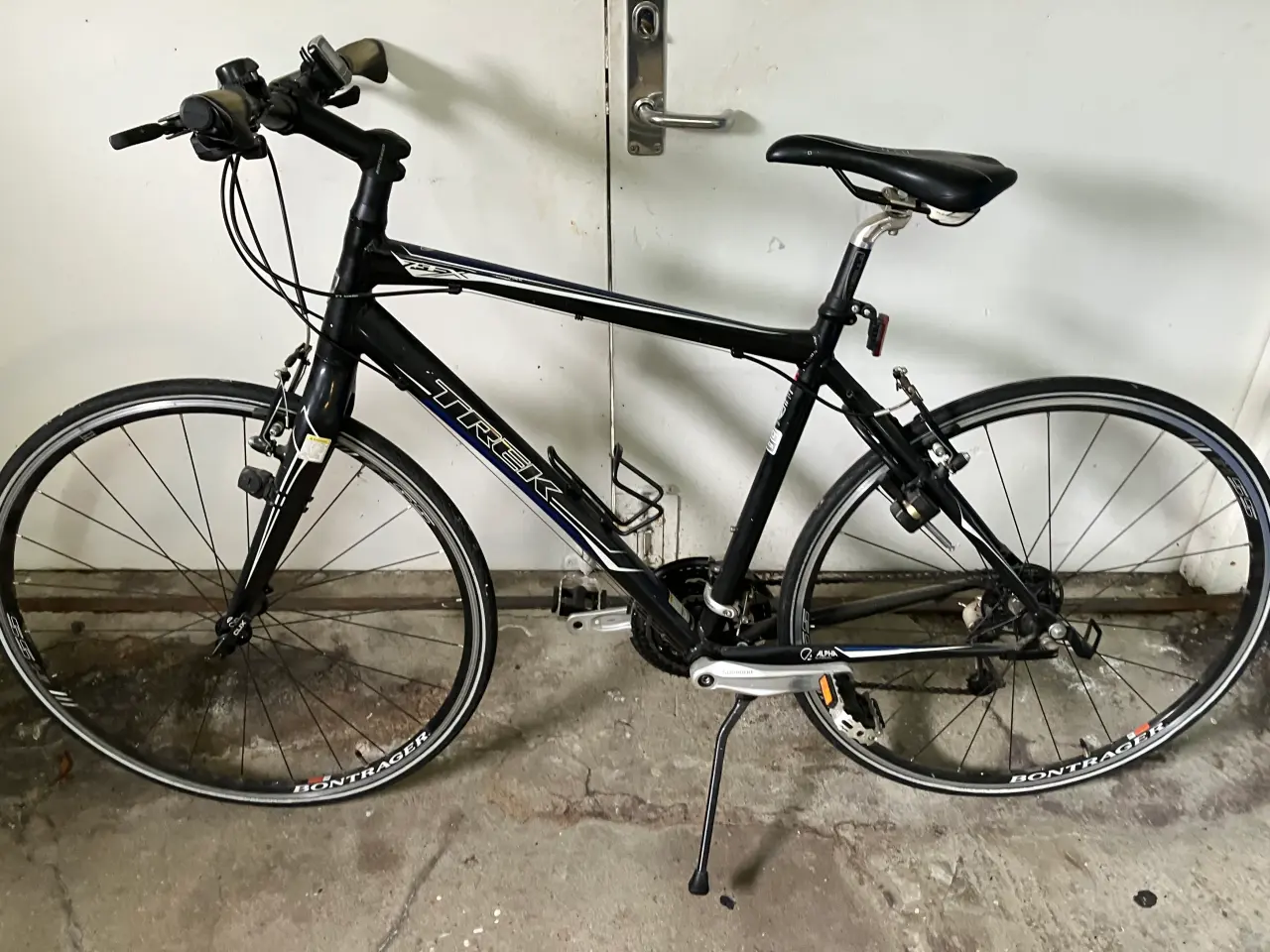 Billede 1 - Fin Trek cykel med 27 gear. Brugt meget lidt.