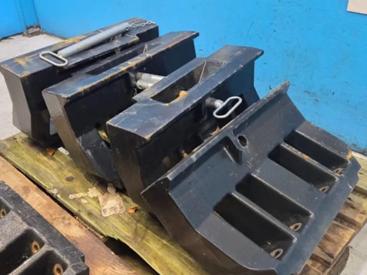 Billede 17 - Case Maxxum 145 Frontvægt Holder 82031499 (5 Stk)