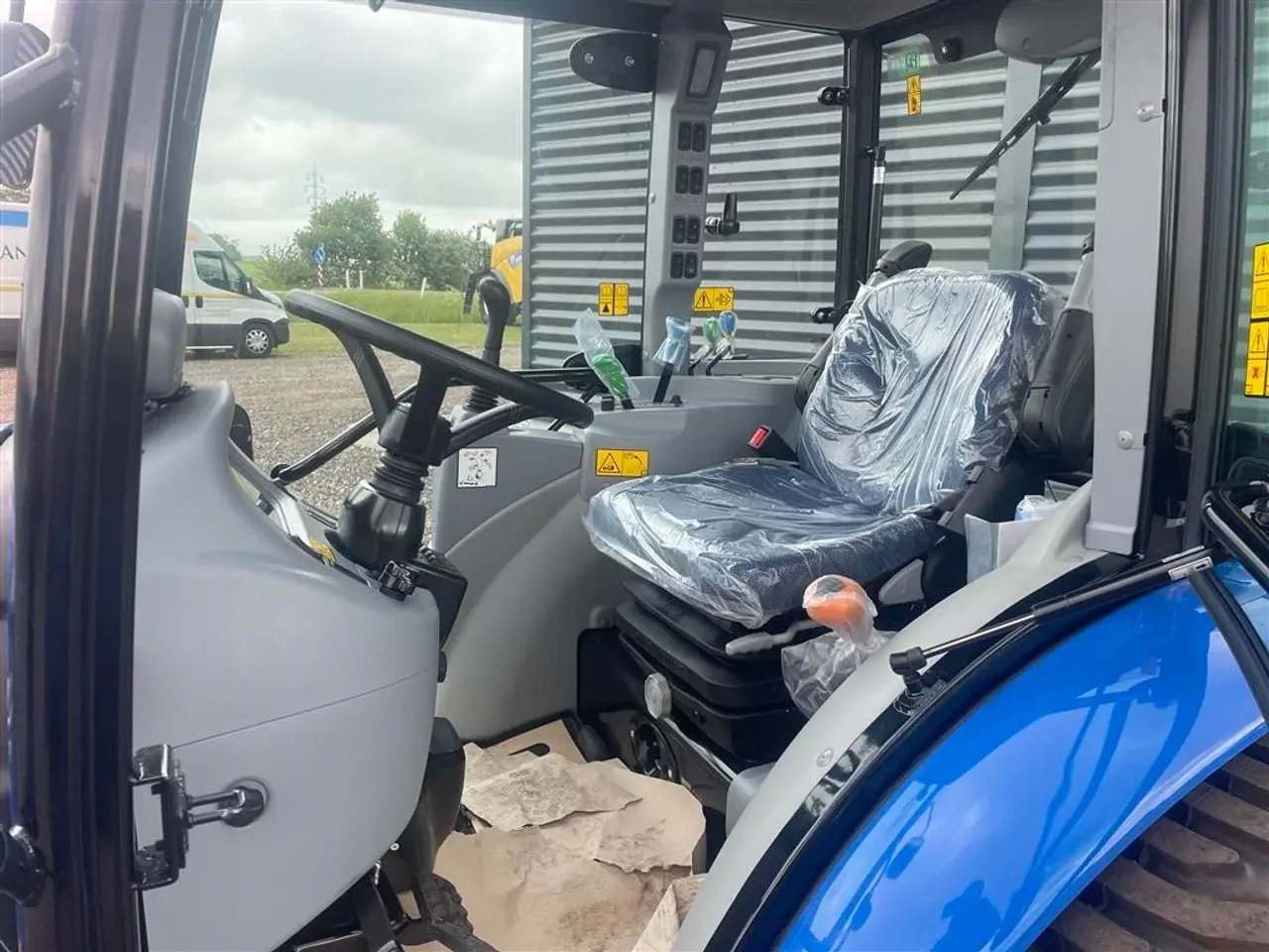 Billede 4 - New Holland BOOMER 35 HST Cab - Flotation hjul